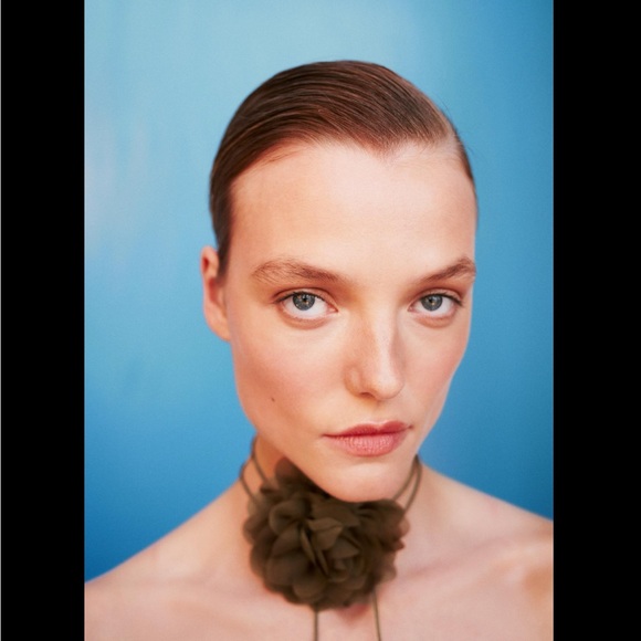 CORDED COLLAR FLOWER - Picture 2 of 2